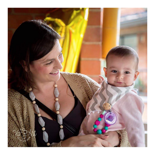 VazART: el collar de lactancia que conecta a mamá y bebé desde el amor y la feminidad