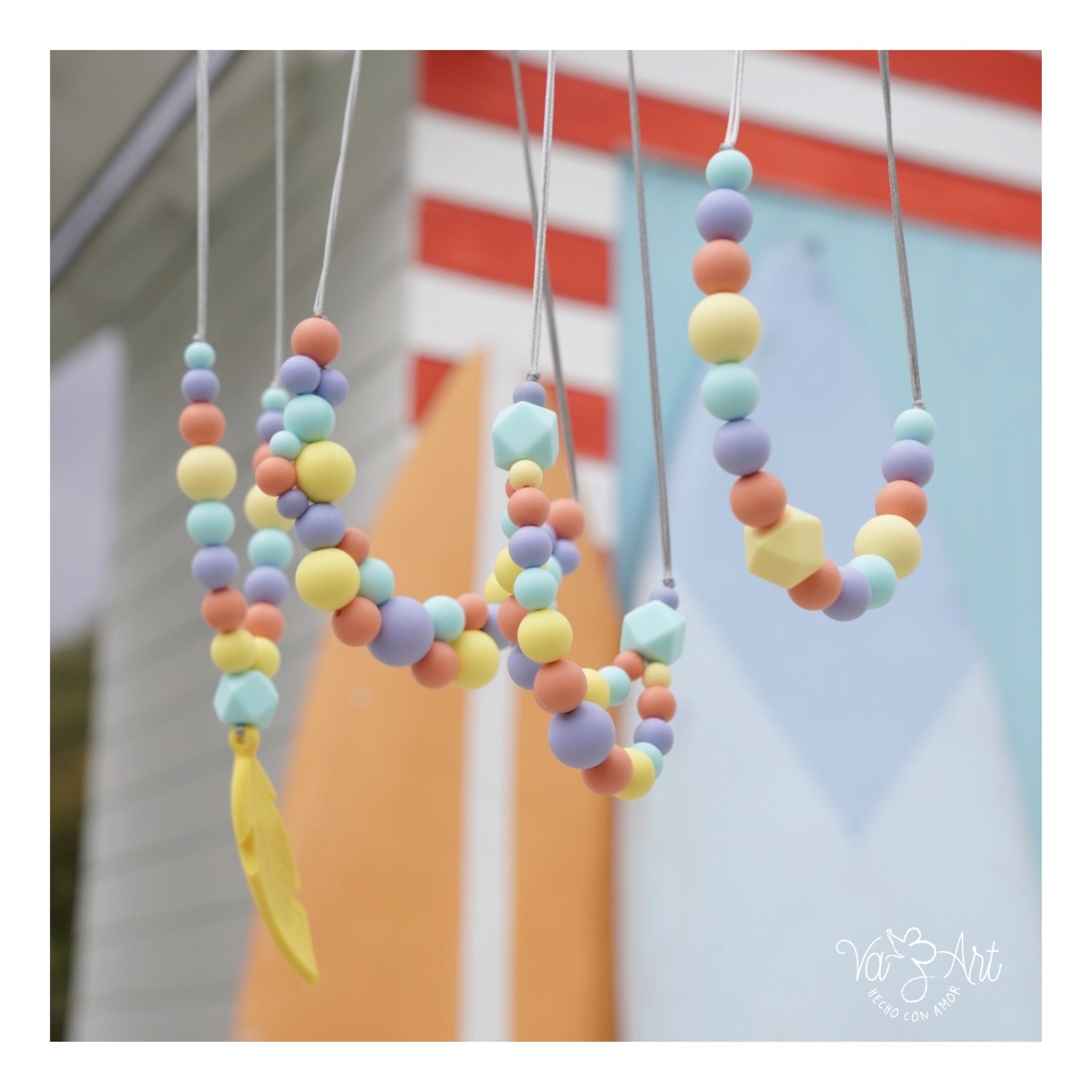 Nursing necklaces